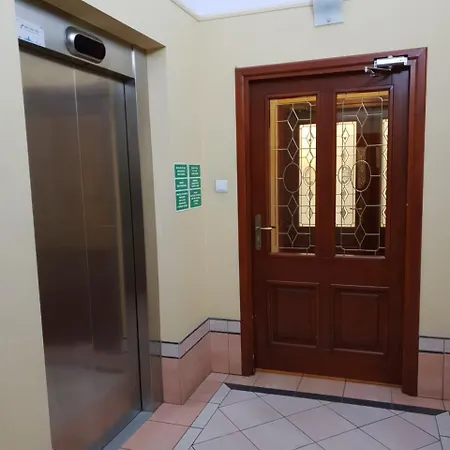 Kierunek Gracja Monte Cassino 36 アパート